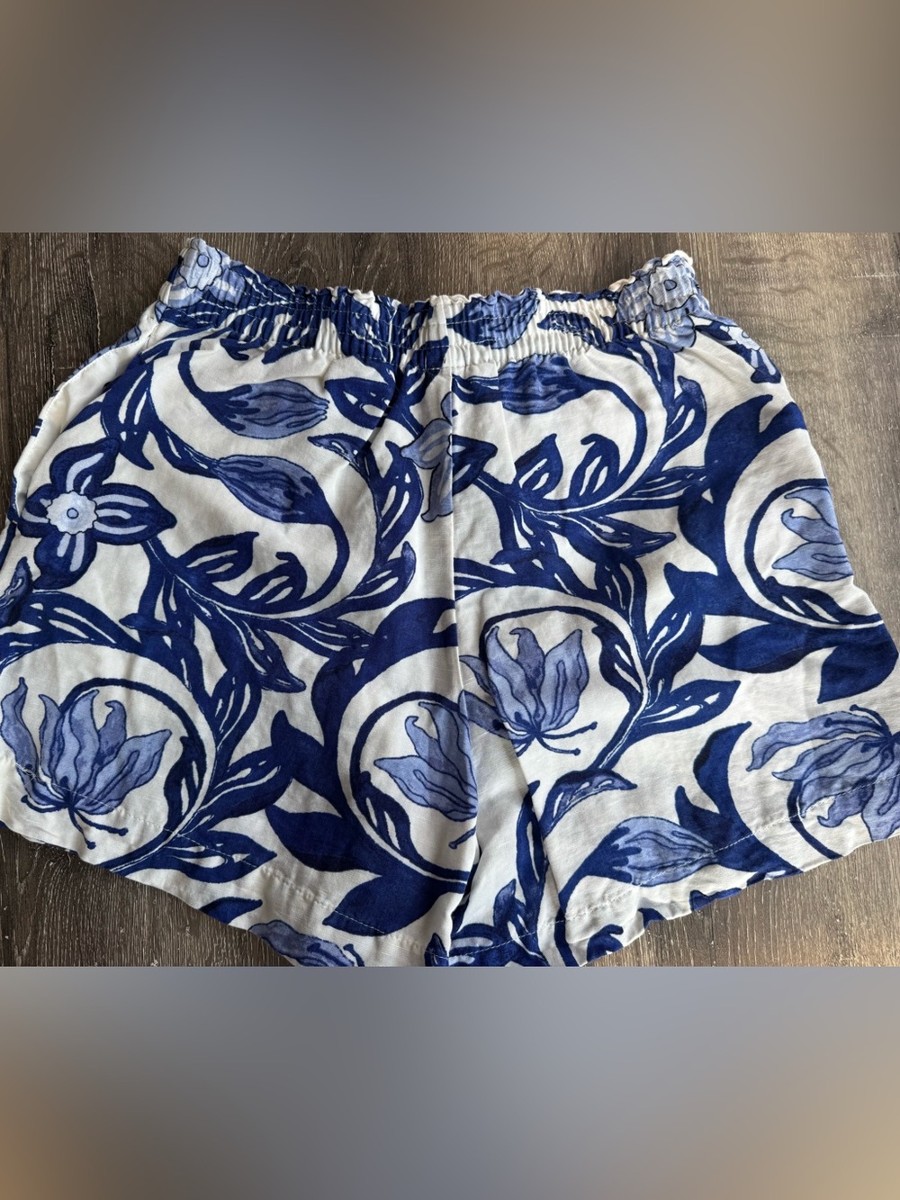 H&M White and Blue Floral Elastic-Waist Shorts